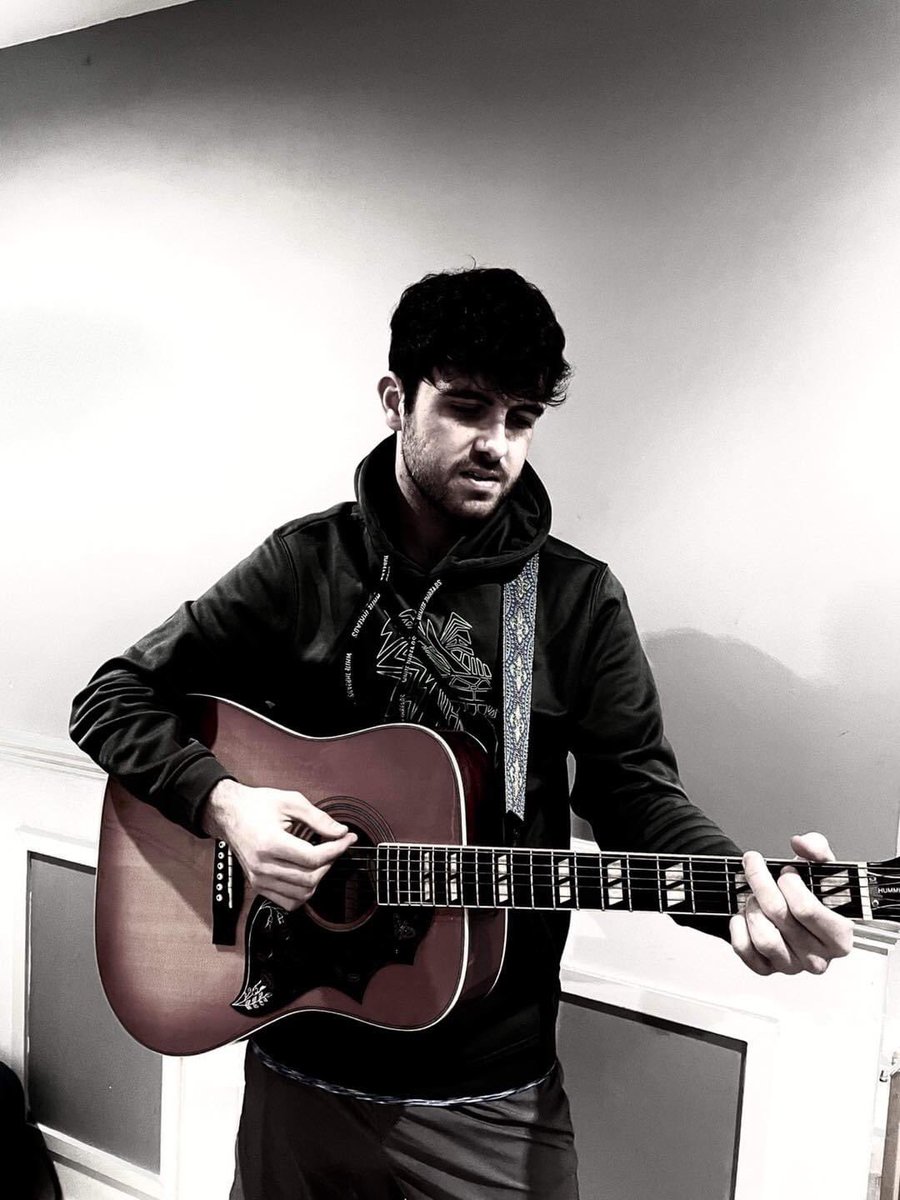 leasowe_castle's tweet photo. 💥TONIGHT -LEASOWE CASTLE HOTEL💥
Not to be missed! 🙌
We have the amazing ✨DECLAN MURPHY✨ performing live in Wreckers Bar.
⌚️8:00pm - 10:00pm
Grab your drinks and enjoy the show 🎤 🍻
#leasowecastle #livemusic #soloyal #soleasowe #sospoilt #weekend #wirral https://t.co/PNeHt6Q5YX