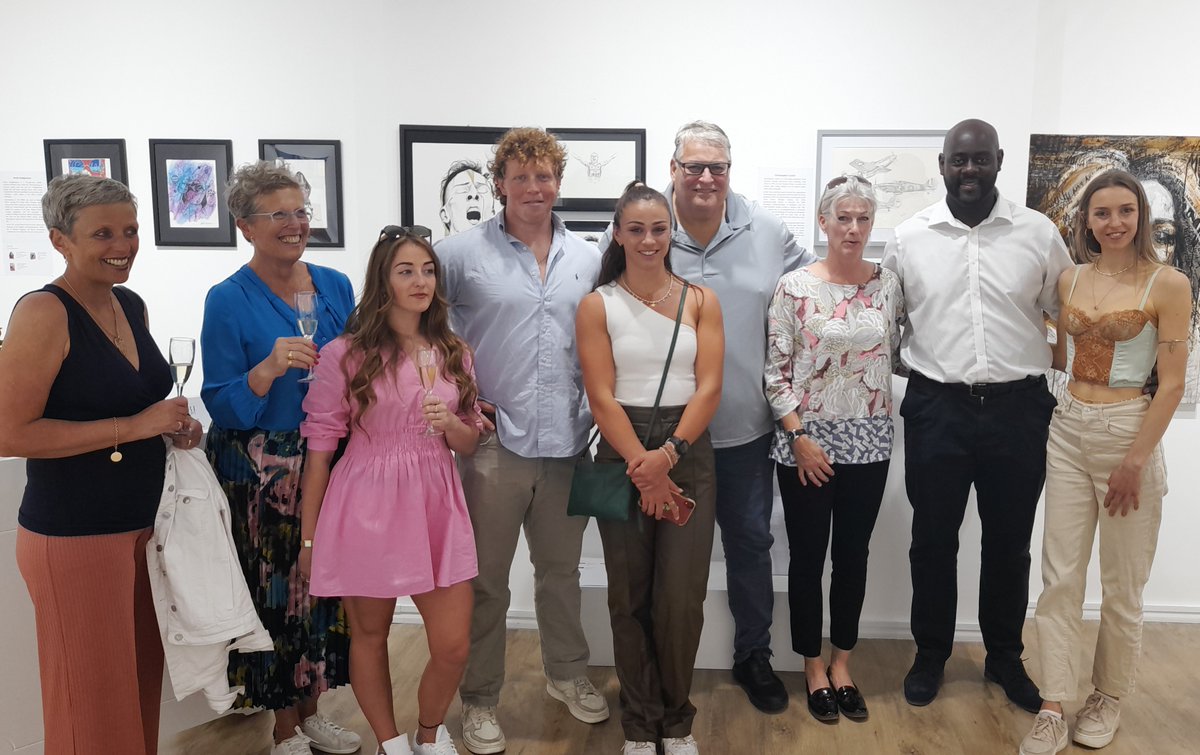 Zari Gallery tweet media