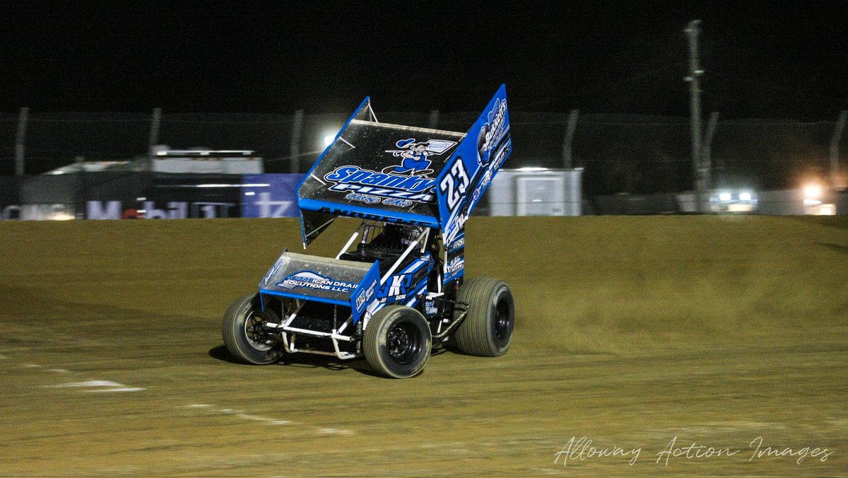 JKiserRacing23's tweet photo. The #BH41 @VantageAthletic #NAPAofBryan #JimmyBukketts #BurdueInsurance #Shellukes #AmericanDrainSolutions #SpankysPizza #AutomaticFireProtection #FremontFence @kistlerracing @BRStuned #23 is taking on the @WorldofOutlaws tonight @atticaracewyprk. We gotta step our game up! https://t.co/uDEvSppjjK