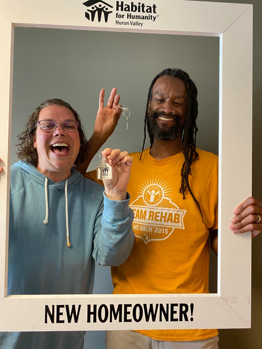 💚 Welcome home Hogans! 💙 To view or download pictures of the renovation process or dedication h4h.org/blog/hogansded…

#WelcomeHome #UnderOneRoof