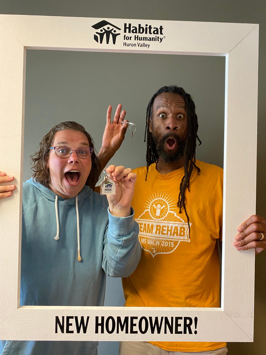 H4HHuronValley's tweet photo. 💚 Welcome home Hogans! 💙 To view or download pictures of the renovation process or dedication https://t.co/xcqq8Ob3OV

#WelcomeHome #UnderOneRoof https://t.co/dBNOQ5iZFi