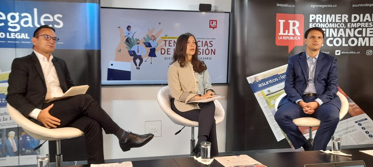 larepublica_co's tweet photo. #ForoLR | "Hubo un cambio de paradigma donde traducimos que no es económico, sino gobierno corporativo, que es el punto habilitador para que la gestión ambiental y social tenga lugar", María Andrea Trujillo, codirectora Centro de Estudios Corporativos CESA #InversionesASG https://t.co/9hQKqI9XQL