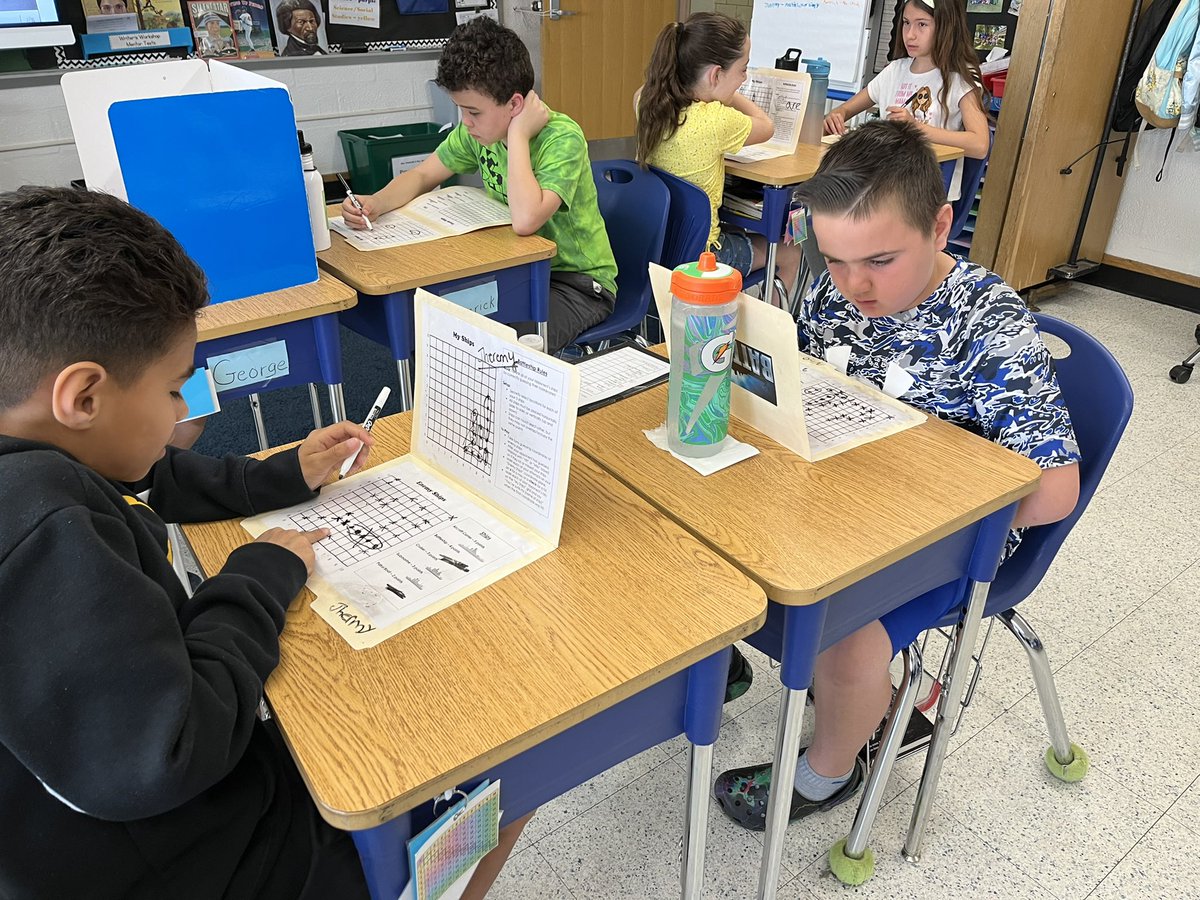 Mrs. Henchel tweet media