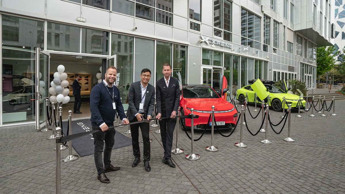 XPENG_Global's tweet photo. The first XPENG Experience Store in Norway 🇳🇴 is officially open to meet EV enthusiasts in Bjørvika, Oslo. Experience future mobility at our store!

#ElectricVehicles #SmartMobility https://t.co/hi27KuYXYY