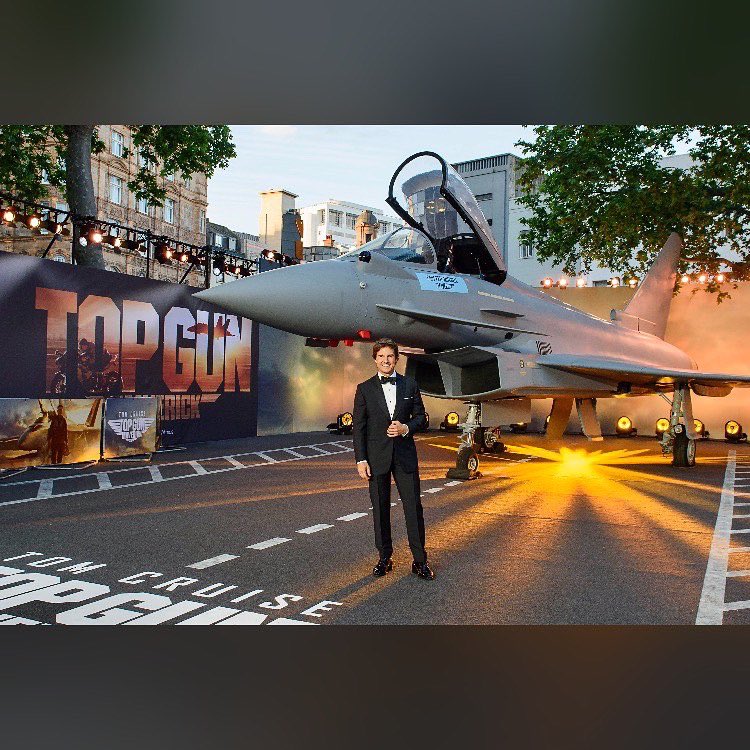 andrewsimsimage's tweet photo. Christopher McQuarrie, Jerry Bruckheimer, Tom Cruise and Director Joseph Kosinski attend the Top Gun Maverick Royal Film Performance, in Leicester Square, London. #topgunmaverick #tomcruise #jerrybruckheimer #christophermcquarrie #josephkosinski @tomcruise @BRUCKHEIMERJB https://t.co/0YL6RUFDiQ