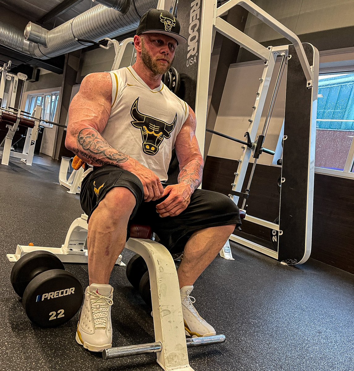 3 weeks out 💪🏻🏆 #bodybuilding #COMPETITION #diet #prep #hamburg #wettkampfbodybuilding