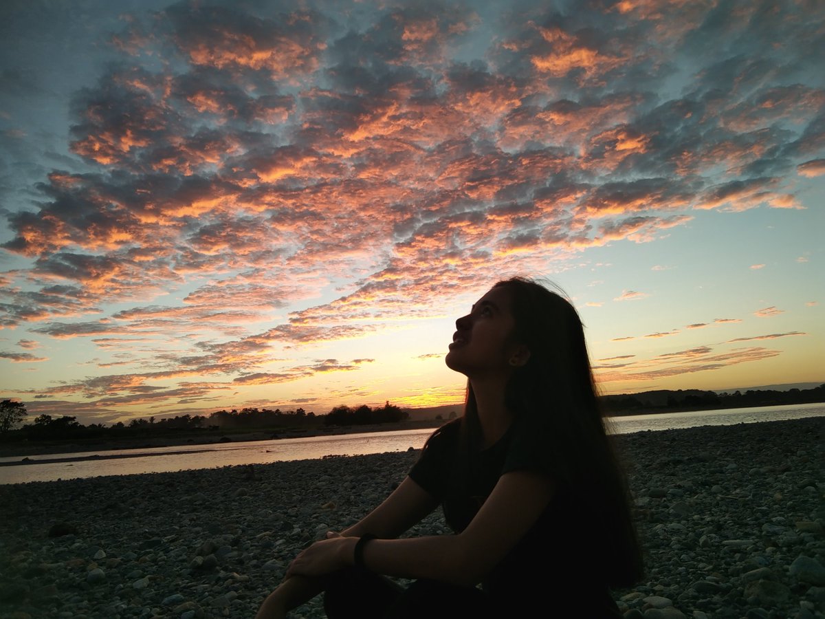 sheryjoy09's tweet photo. #520 💙🌞 https://t.co/s4mF7dfiMj