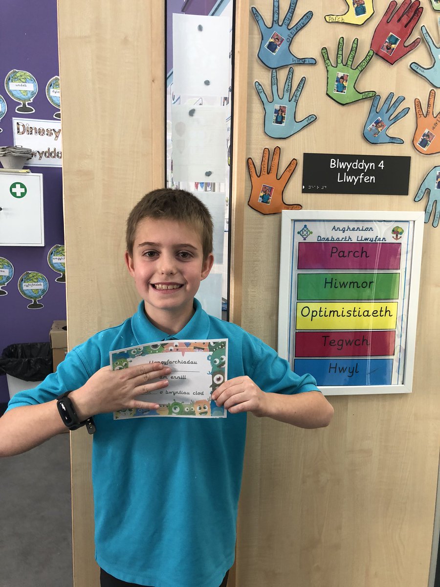 Enillwyr Pwyntiau Clod yr wythnos hon @4LlHamadryad 🏆 #Llongyfarchiadau <a href="/YsgolHamadryad/">Ysgol Hamadryad 🏴󠁧󠁢󠁷󠁬󠁳󠁿</a>