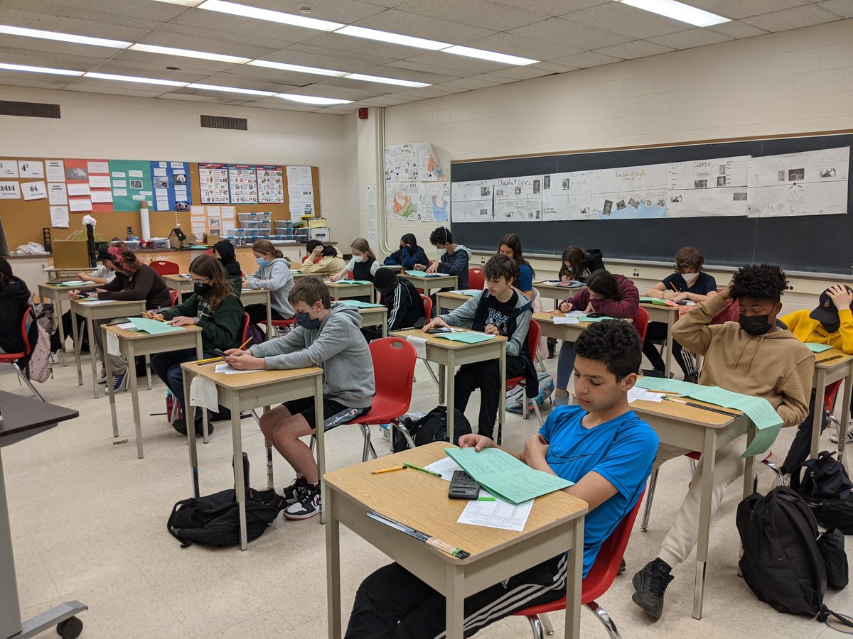 orr_daniel's tweet photo. Félicitations à nos dragons pour leur participation au concours #Gauss de @UWaterlooCEMC mercredi! #TOOU @TorontoOuest @CSViamonde https://t.co/d3Bl4ZGAT3