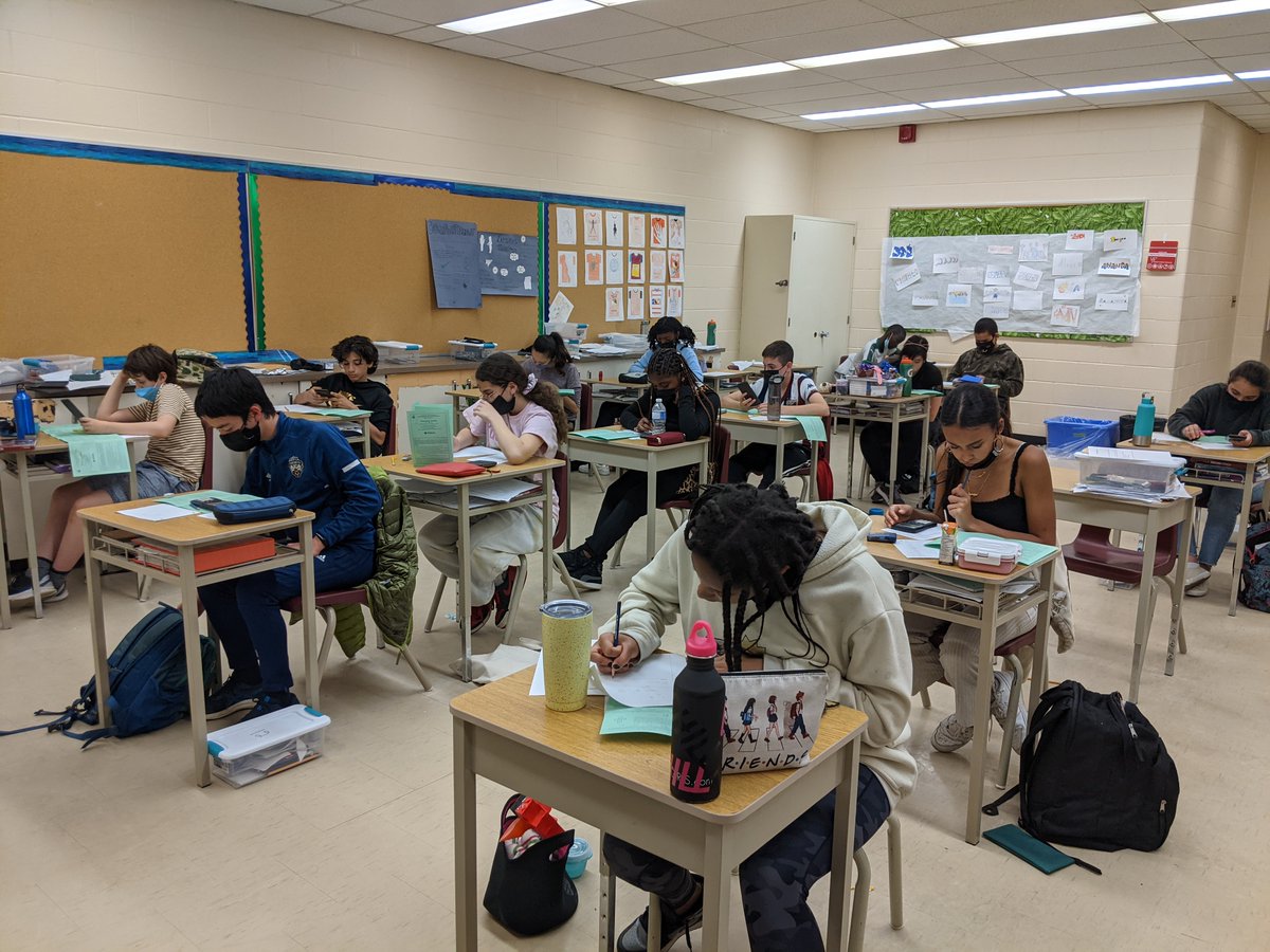orr_daniel's tweet photo. Félicitations à nos dragons pour leur participation au concours #Gauss de @UWaterlooCEMC mercredi! #TOOU @TorontoOuest @CSViamonde https://t.co/d3Bl4ZGAT3