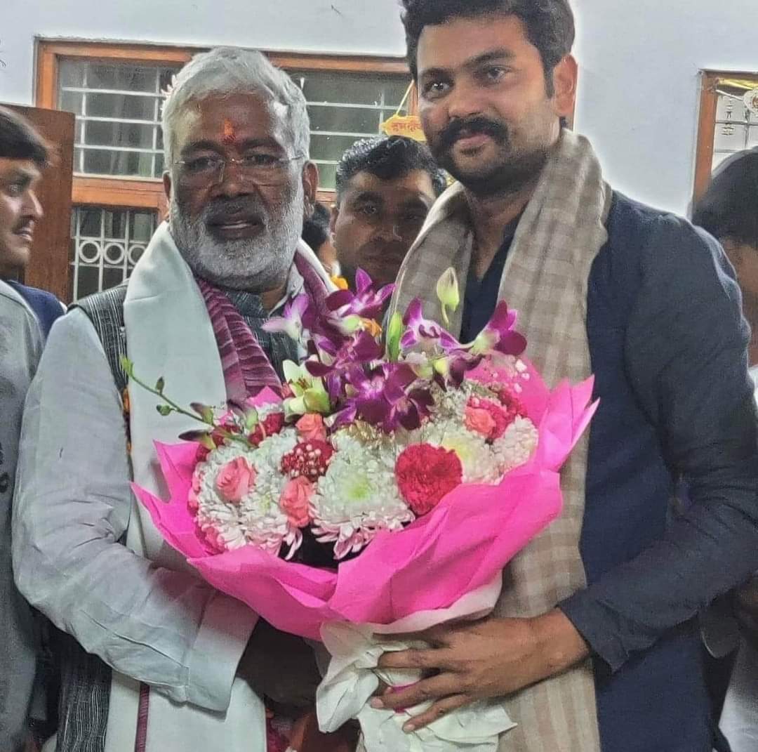 NeerajPartap2's tweet photo. जल शक्ति मंत्री, उत्तर प्रदेश सरकार एवं प्रदेश अध्यक्ष भाजपा परम् आदरणीय श्री @swatantrabjp जी को विधान परिषद में नेता सदन बनने पर हार्दिक बधाई एवं शुभकामनाएं ।।💐💐
@bjpharshvardhan https://t.co/njjzrwk3ao