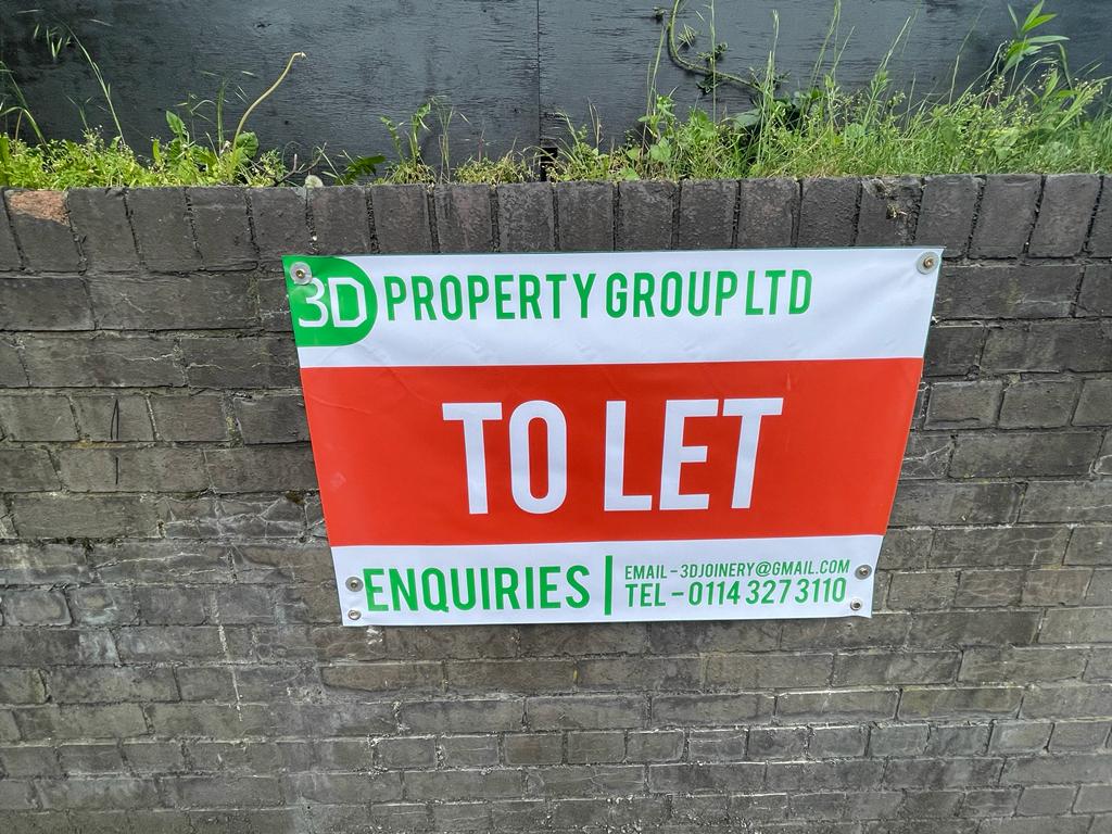 dleesley89's tweet photo. Industrial unit available for rent. Spacious workshop on the ground floor with new offices above. Close to meadowhall. DM for prices/more info @3D_Joinery RTs appreciated https://t.co/bMwjf3nw3d