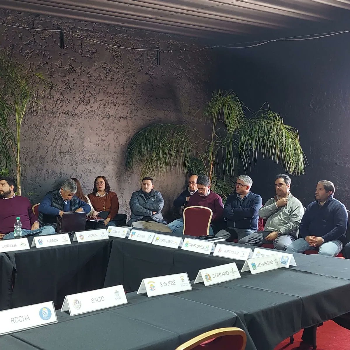 cintendentesuy's tweet photo. En estos instantes en el marco de la feria de la construcción se está realizando la reunión de directores de obras de los 19 gobiernos departamentales.
#feriadelaconstrucción
#ruraldelprado 
#19departamentosconstruyendounpaís https://t.co/ClIhfeLT0c