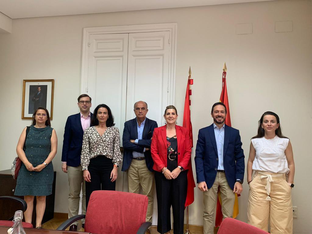 Firmados esta mañana en los compromisos adquiridos entre la administración sanitaria y comité de huelga para desconvocatoria de huelga. Es un buen acuerdo para los facultativos del SERMAS y para el SERMAS, y dará lugar a poner fin a la temporalidad de aquí al 31 diciembre 2024