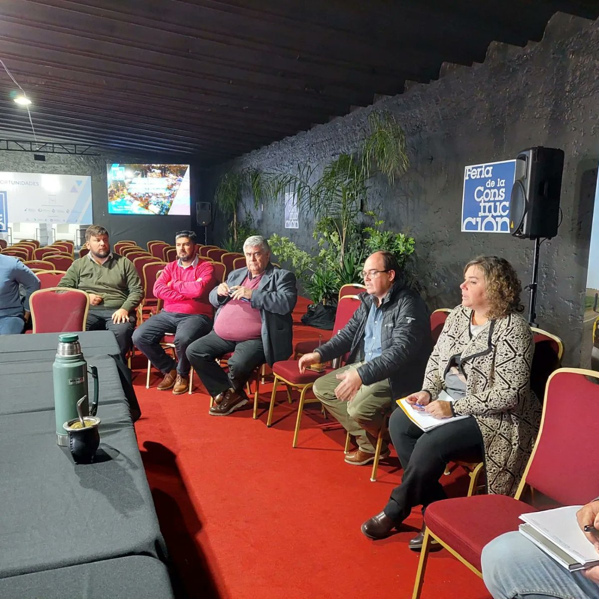 cintendentesuy's tweet photo. En estos instantes en el marco de la feria de la construcción se está realizando la reunión de directores de obras de los 19 gobiernos departamentales.
#feriadelaconstrucción
#ruraldelprado 
#19departamentosconstruyendounpaís https://t.co/ClIhfeLT0c