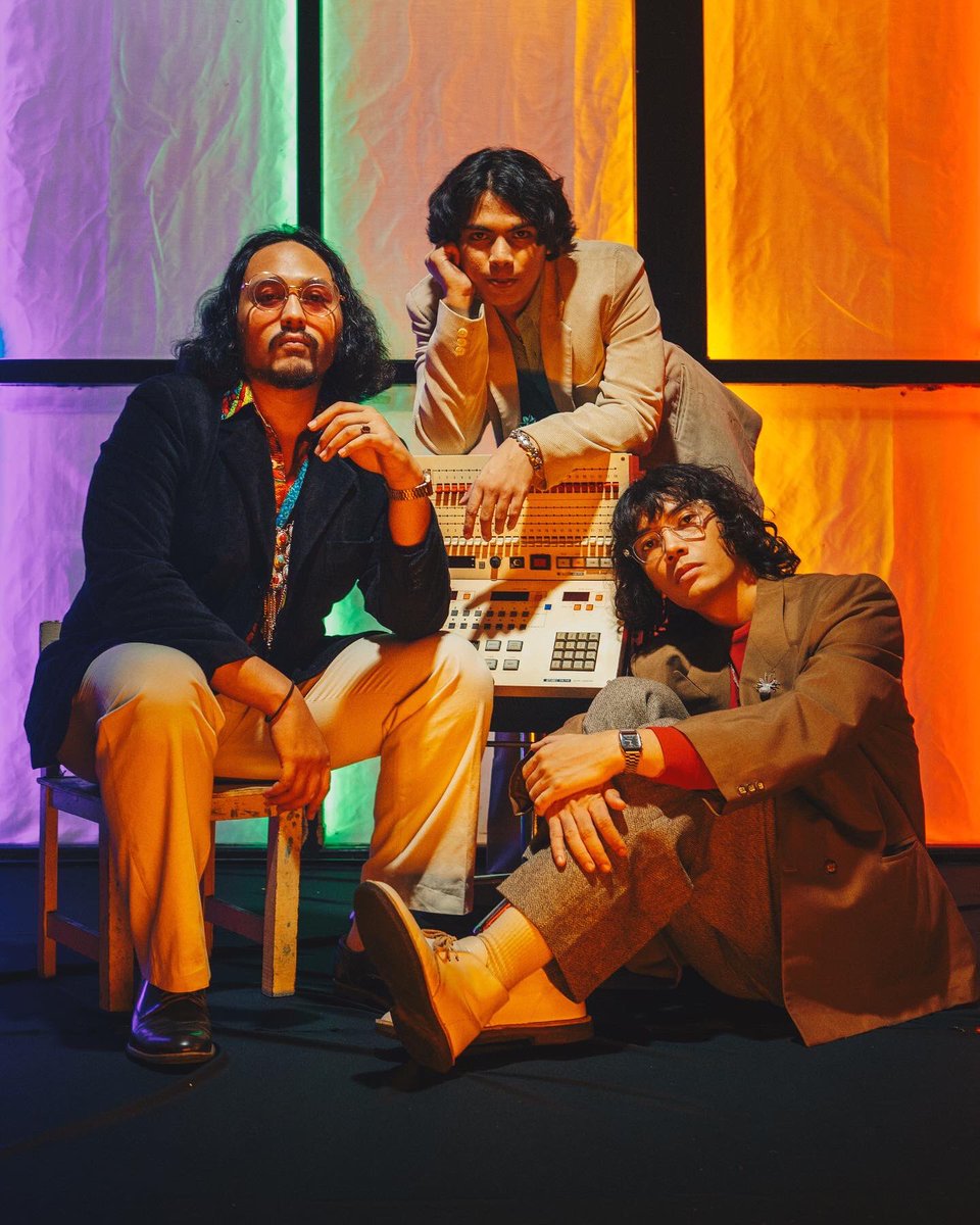 ramayanmusik's tweet photo. Adakah Anda puas dengan keadaan kerja Anda? Adakah Anda puas dengan masyarakat Anda? Adakah Anda puas dengan kekurangan diri Anda? Marilah kita lepaskan perasaan sama-sama untuk pelancaran EP @guesseroffi . Disertai skali dengan @wabgmusic dan The Midnight Meeting! https://t.co/eu6fuzTMe4