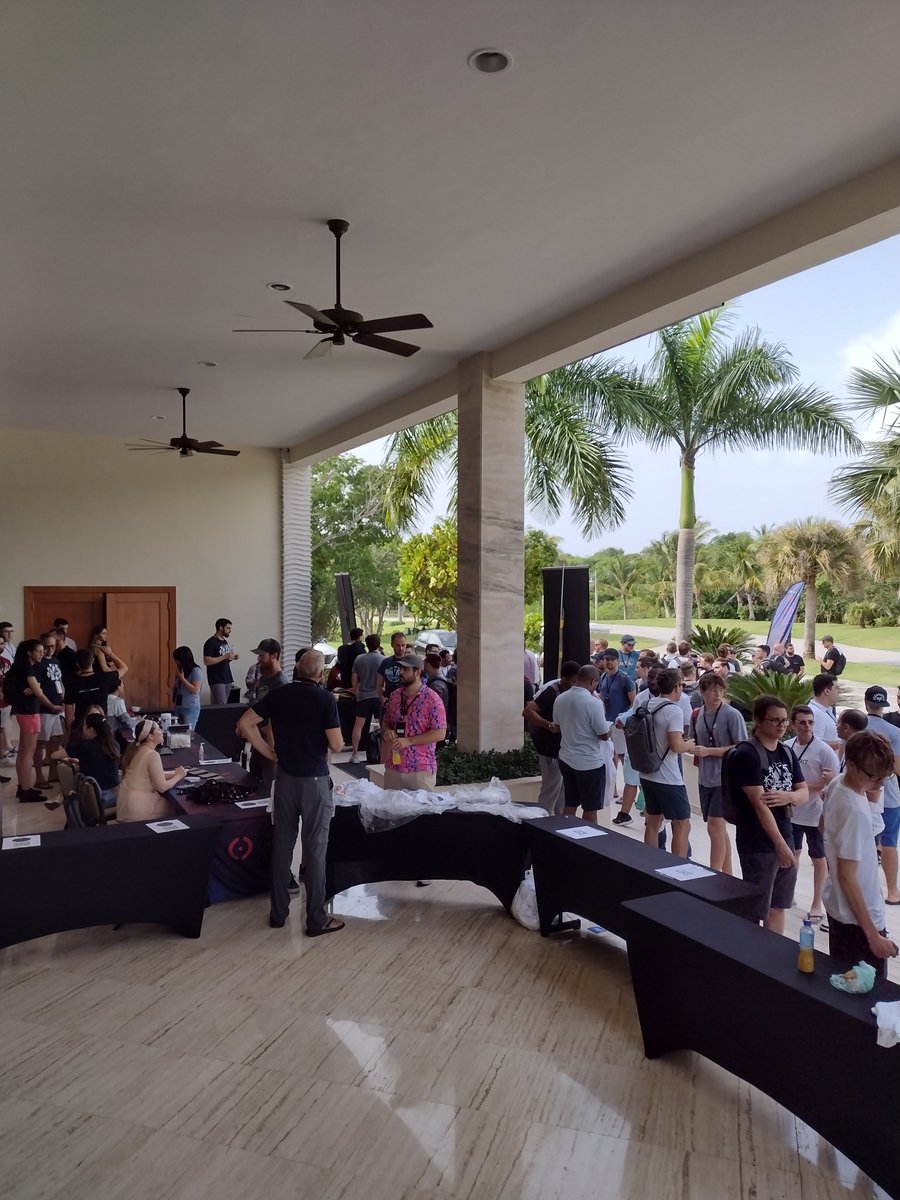 POKTnetwork's tweet photo. Our keynotes will be starting soon. 🚀

A bit of a late start . . . having too much fun meeting new faces and catching up with old friends.

#Infracon #POKT 🩴 https://t.co/s5773n8yy7