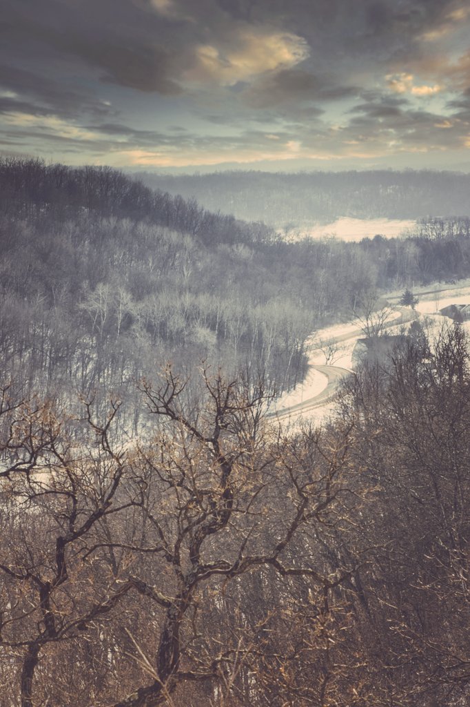Driftless_Rob's tweet photo. Good morning from the drifless region of Wisconsin. 

#photography #landscapephotography #driftlessWI https://t.co/vZTYzHtiS6