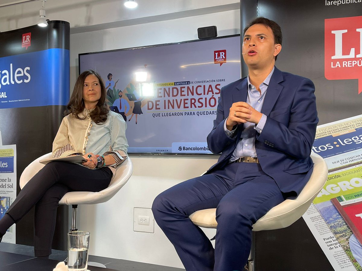 larepublica_co's tweet photo. #ForoLR | "Necesitamos también financiación porque son transformaciones a la forma en cómo producimos y la pregunta es qué fuentes necesitamos para cumplir las metas que nos propusimos", Eduardo Atehortúa, dir. Principles for Responsible Investment América Latina #InversionesASG https://t.co/Kyf7AFgxGs