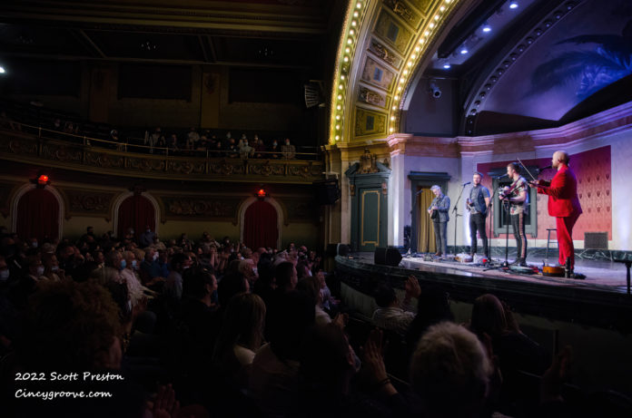 We Banjo 3 Share “Hummingbird” From Upcoming Album “Open The Road”
 bluegrassgroove.com/2022/05/20/we-… #webanjo3 #bluegrassgroove <a href="/WeBanjo3/">We Banjo 3</a>