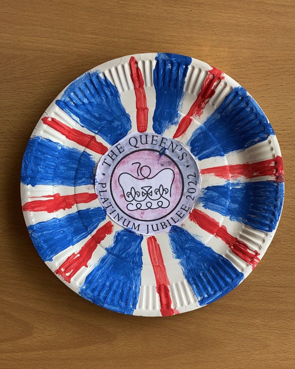 MissLAHarrison's tweet image. P4H @Whitehillsps have been busy designing a commemorative plate to celebrate the Queen’s Platinum Jubilee.  #JubileeCelebration