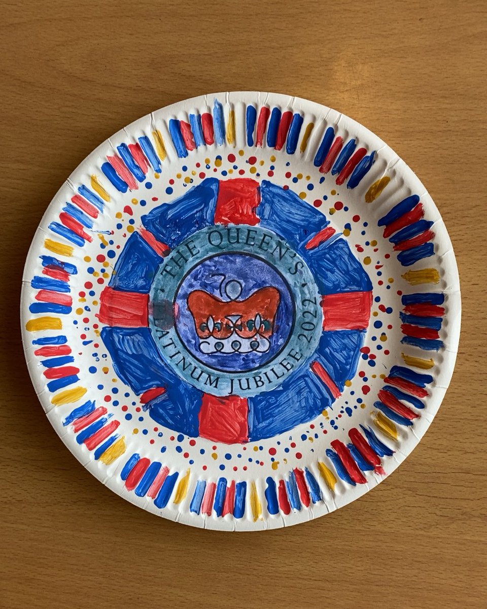 MissLAHarrison's tweet image. P4H @Whitehillsps have been busy designing a commemorative plate to celebrate the Queen’s Platinum Jubilee.  #JubileeCelebration