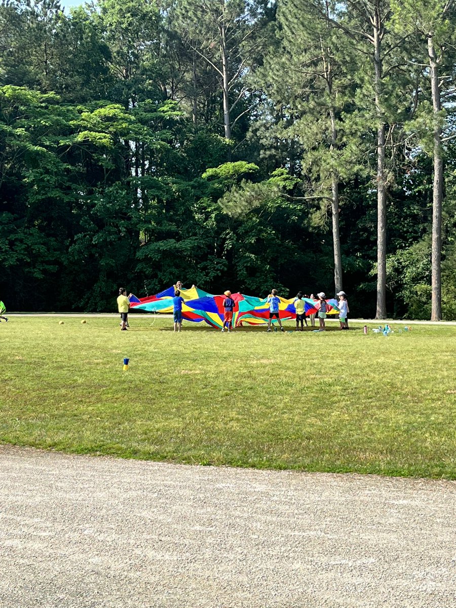 FWESIBPYP's tweet photo. FWES- F is for Farmington and Fun and W is for Woods and Working together!  Field Day has arrived!  Thank you Mr. Eller, teachers and volunteers- #fwesspotlightslearning https://t.co/KLGXhBLIgd