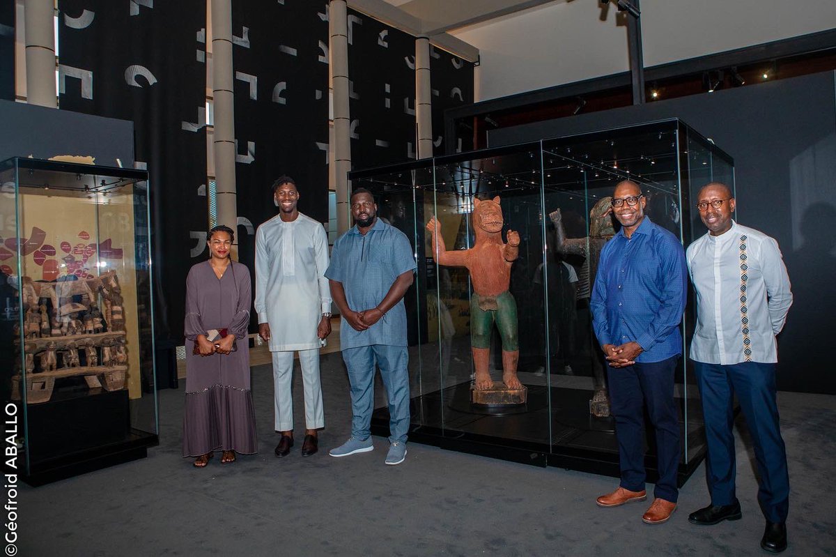 artdubenin's tweet photo. Ce dimanche 15 mai 2022, l’Expo @artdubenin a accueilli dans l’enceinte du Palais de la Marina, des autorités de la National Basketball Association (NBA-Afrique) et de la star de la NBA, d’origine béninoise le basketteur Ian Mahinmi. https://t.co/fRCY5zyXFJ