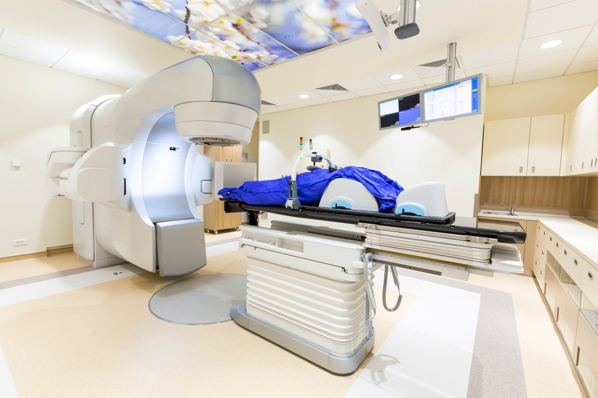 UniversityLeeds's tweet photo. It's #ClinicalTrialsDay! 

Did you know: 
✅ @LeedsHospitals is the best in the UK for cancer trial recruitment.
✅ @LeedsCTRU trials change patient care globally. 
✅ Our research has led to some incredible discoveries in cancer treatment @LeedsCancerRes. 
 
🧵👇 https://t.co/VpKNyHrBDt