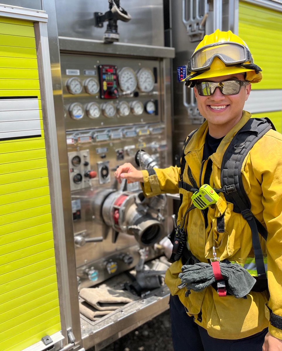 ProtectArcadia's tweet photo. #FunFactFriday Did u know that Arcadia FFs are required to conduct annual #wildlandfirefighting #training before the fire season? #RT130 training ensures proficiency in skills such as hoselines in a #wildland application, wildland pump ops & deploying life saving fire shelters. https://t.co/n8ITvnO5va