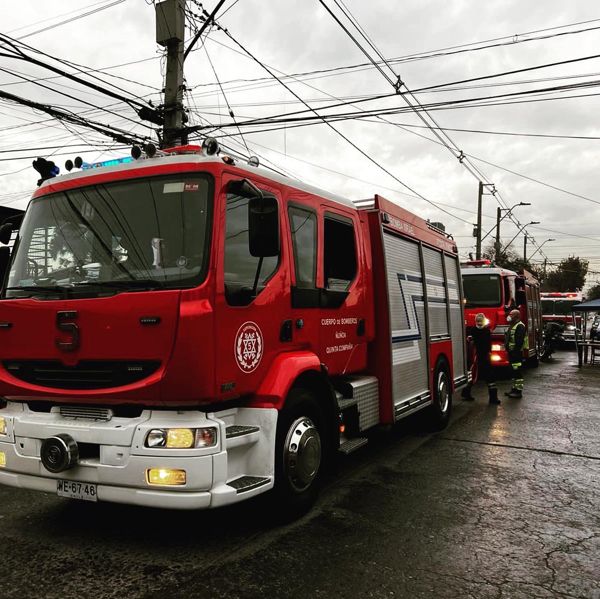 En horas de esta mañana recibimos la alarma por fuego en casa habitación en la intersección de GUILLERMO MANN Y LOS TRES, donde concurrieron 4 Compañías para  el control de la Emergencia 
<a href="/CuartaCompania/">Cuarta Compañía Bomberos Ñuñoa</a> <a href="/sextacbn/">Bomba La Reina</a> <a href="/BombaMacul/">Bomba Macul</a> <a href="/BombaIsrael/">Bomba Israel</a>