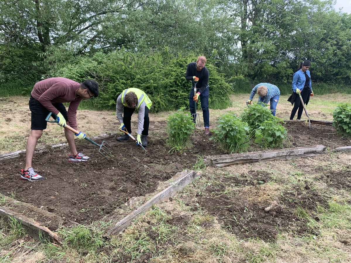 Lovely to drop in to see our  @PwC_Midlands team hard at work on environmental projects at #WoodgateValleyCountryPark. They’ve achieved a huge amount today, weeding, planting, pathway improvements and general conservation. Big thanks to TCV! #volunteering #PwCOFOD <a href="/TCVtweets/">The Conservation Volunteers (TCV)</a>