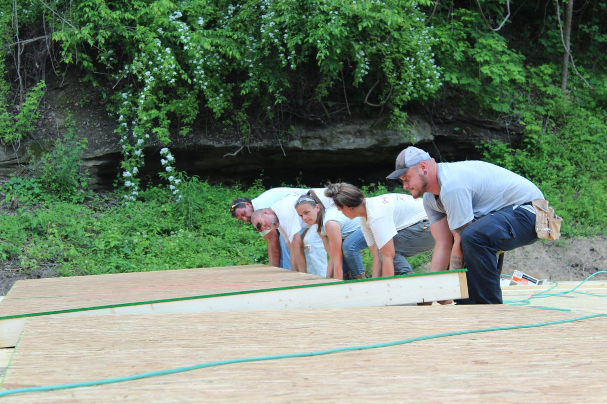 HDAHOME1's tweet photo. We love seeing the first walls go up on a new home!  Our Hope Building crew has officially started framing our first Hope Building home in Breathitt County. 
#hopebuildinghda #buildinghomesbuildinglives #recoveryispossible #middleincomehousing  #WallRaising #breathittcountyky https://t.co/U7DHDO2nOG