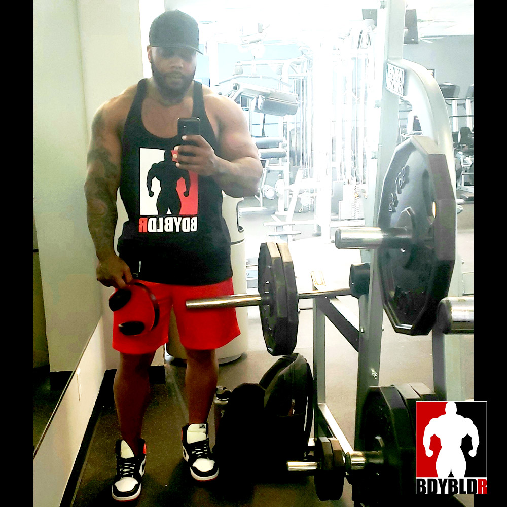 BDYBLDRCLOTHING's tweet image. Just another day at the office. I love this stringer tank top. Not just because of the way it fits but the comfort is unmatched. Where can you find one you ask? Well since you asked nicely the LINK IS IN BIO. 

@dickssportinggoods @footlocker 

#stringertank #stringertanktop #gym