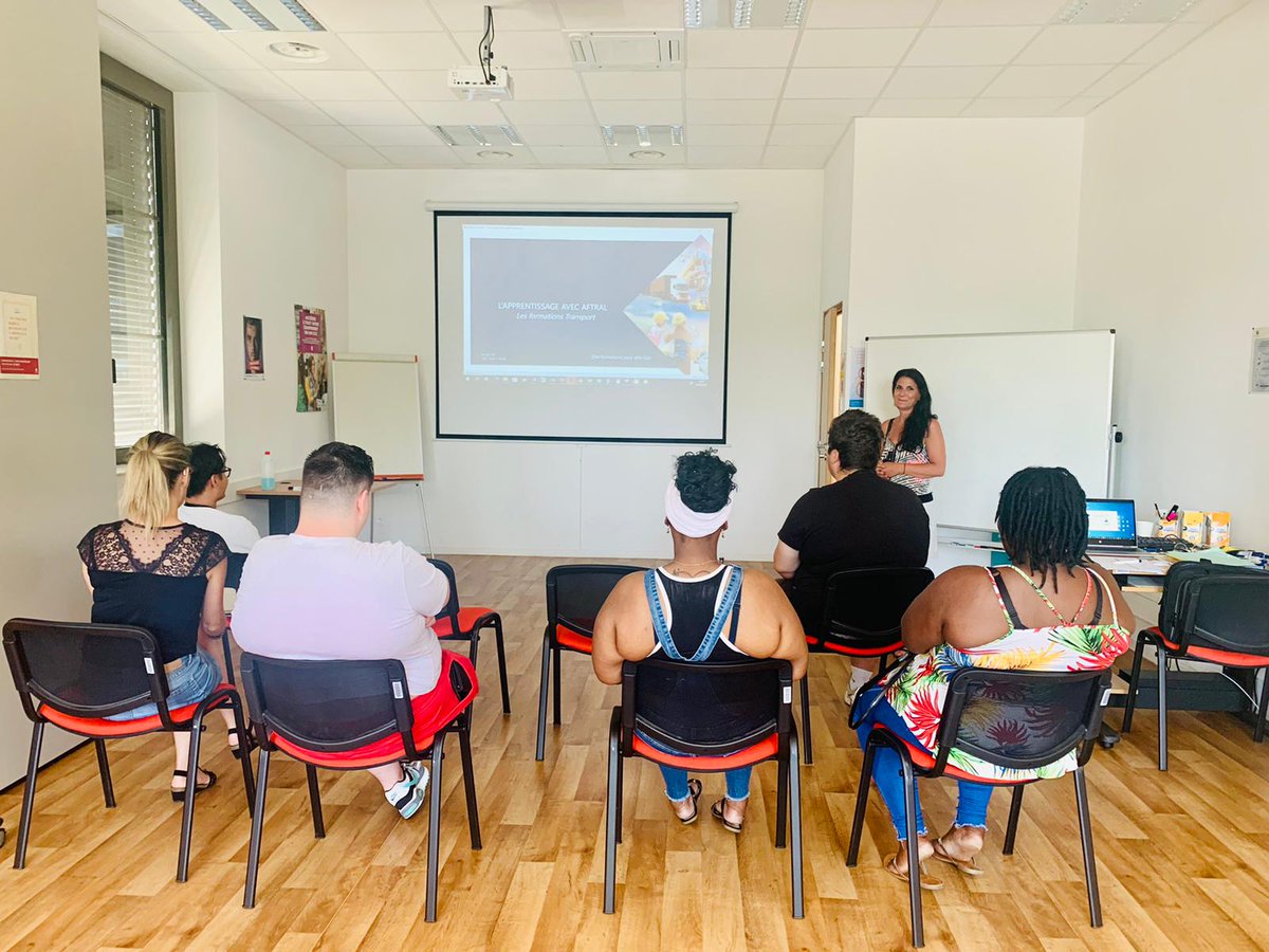 EmmanuelRieth's tweet photo. Semaine de l'#Alternance, L'agence #Mulhouse Doller est mobilisée ce jour aux côtés de notre partenaire #Aftral 👏 .Présentation des opportunités de formation en apprentissage dans le secteur du #Transport. Des projets à la clé !🚌🚚👍 https://t.co/SAXJVXJNbf
