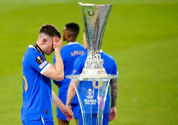 Aaron Ramsey ingresó al minuto 117, a 3 minutos de los penaltis, Aaron Ramsey falló el único tiro de la tanda en la final de la Europa League. 🔵😢
