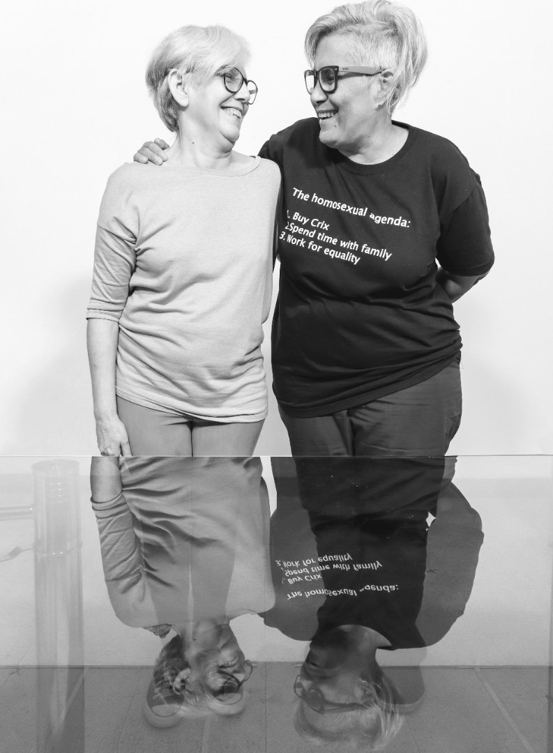 radioreflejos's tweet photo. Simplemente Reflejos...
Somos.. lo que los demás quieren ver.
Somos.. lo que vemos al espejo en la mañana.
Somos... lo que simplemente Somos
Somos nuestro reflejos
Somos...
Gracias a @Kuamachi #LGBTIVe #Homofobia #RetratosdeOrgullo https://t.co/iyBG72mocc https://t.co/0wLqpHdtB2