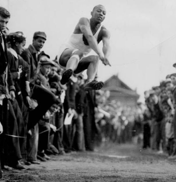 OHSAASports's tweet image. 📆 This Date In #OHSAA History: May 20, 1933 - Cleveland East Tech's Jesse Owens won the 100-yard, 220-yard, 880-yard relay and broad jump at the OHSAA Track and Field State Championships. Owens won nine individual state championships in his career. (Photo credit @ClevelandScene)