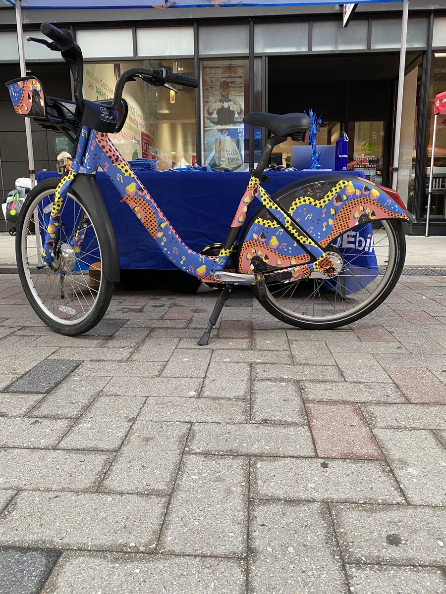 RideBluebikes's tweet photo. Happy #BikeToWorkDay! 

Featuring our newest 🦄 unicorn bike: The Boston Summer Bike

Designed by @AFHBoston Artist: Bloo https://t.co/aAukFG1jxg