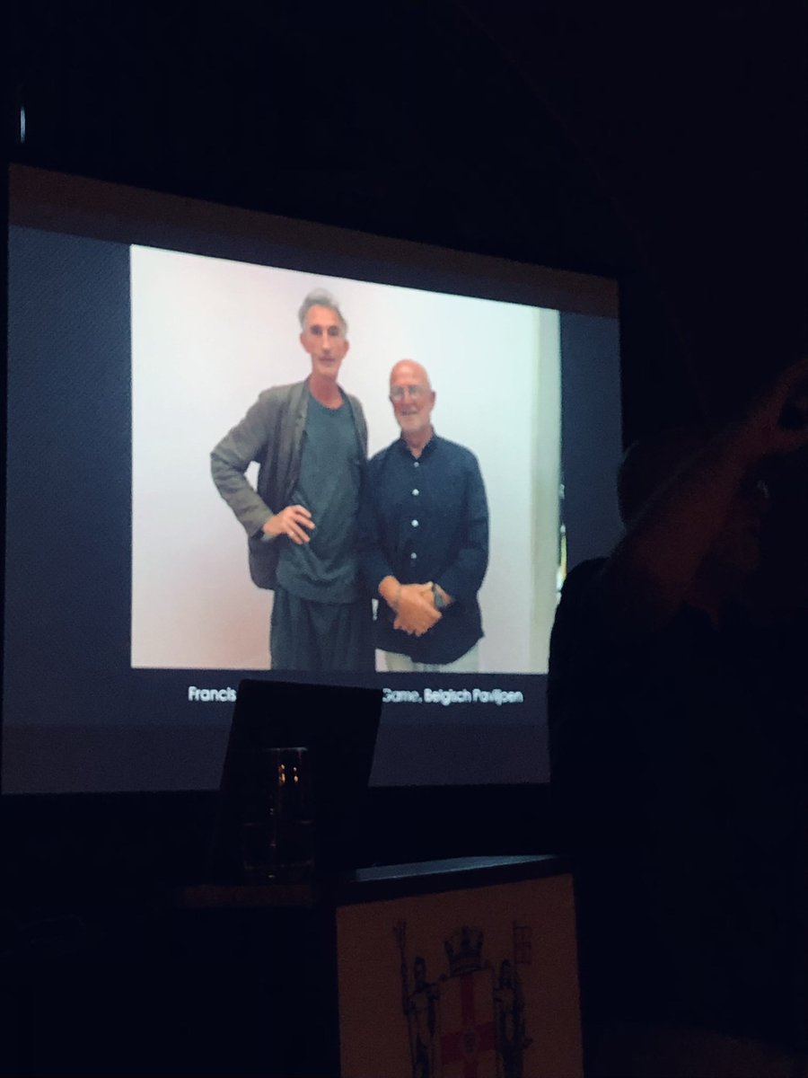 Boeiende lezing over de #Biennale in #Venetië door <a href="/PeterThissen/">Peter Thissen</a> in de #societeit van @KRZVDeMaas!