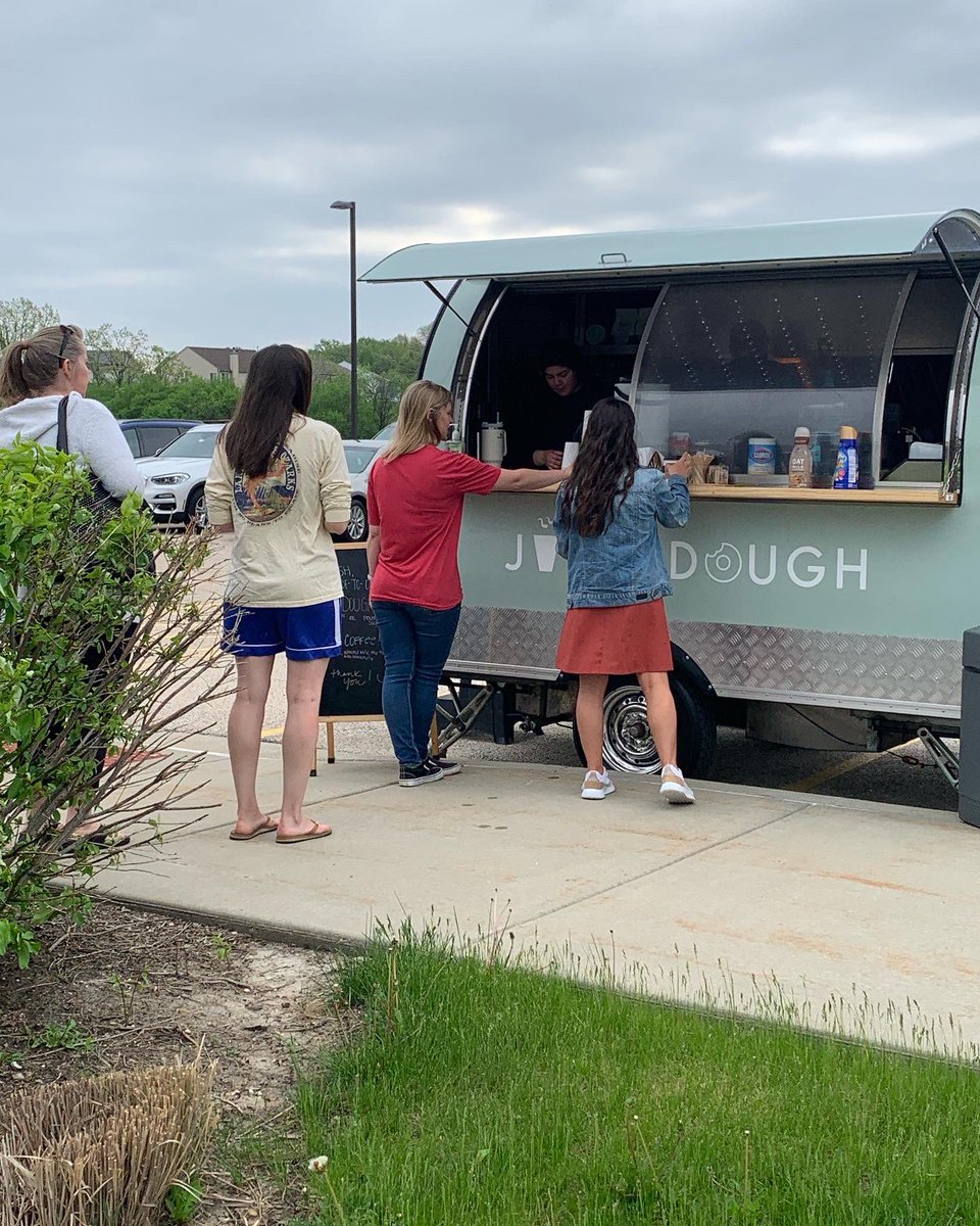 PrairieTrailD56's tweet photo. Getting geared up for our inservice day today! Starting the day right with coffee and donuts from @joendoughco ! Thank you @PrairieTrailPri and @mrsmtorres ☕️🤎🍩 https://t.co/KA0UhU1lhH