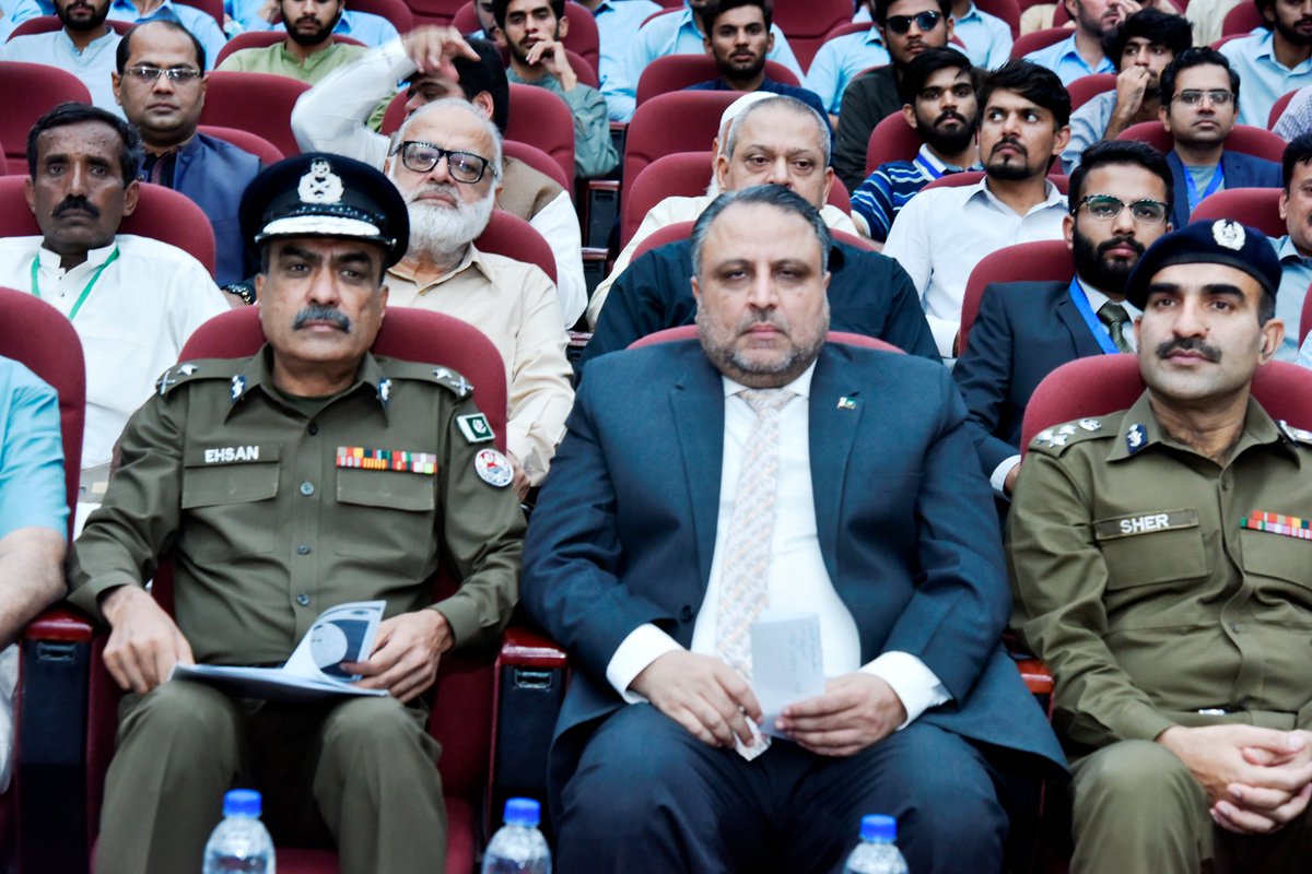 csop_pk's tweet photo. National Summit on SDGs (Punjab Episode)  at The Islamia University Bahawalpur. Honored to have Ad IG Sir Ehsan Sadiq as Chief Guest , Worthy VC IUB Dr. Athar Mahbob and Former DG FIA Syed Ammar  Hussain Jaffri as guests. https://t.co/ubpJcabelp