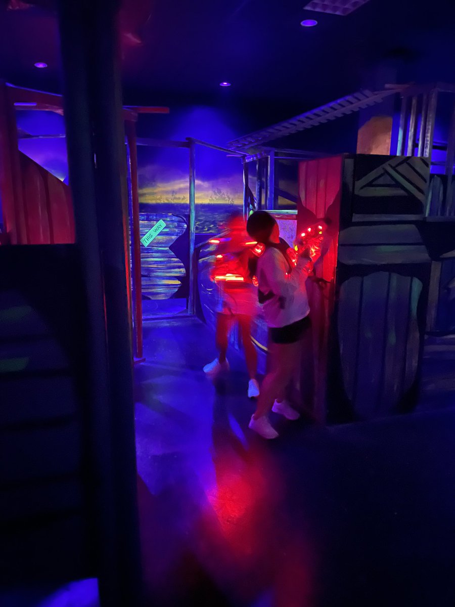 The Kendall’s are on opposite teams…uh oh! #wcmysterytrip