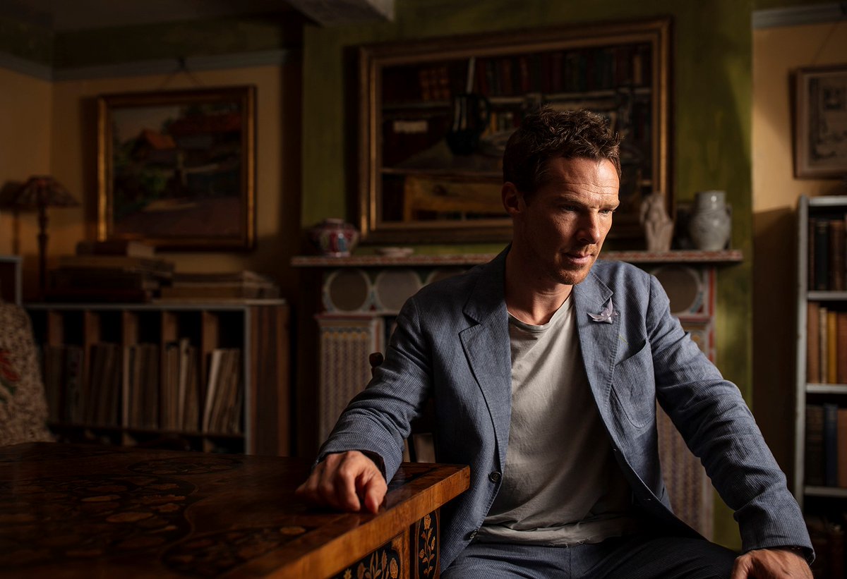 💥 What a way to kick off #CharlestonFestival2022...

Yesterday's performance of The Waste Land with #BenedictCumberbatch, @BrittenSinfonia and #AnnaDennis was unforgettable!

📸 Here he is in the house, snapped as part of an ongoing series by Steven Hatton of @ElectricEggUK