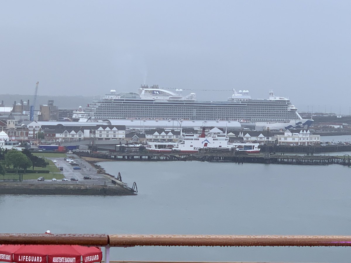 IgluGrace's tweet photo. #EnchantedPrincess making the day more beautiful here in Southampton despite the rain 🌧 @PrincessUKmedia @PrincessUKSales @PrincessCruises https://t.co/PbS3FdFLDt