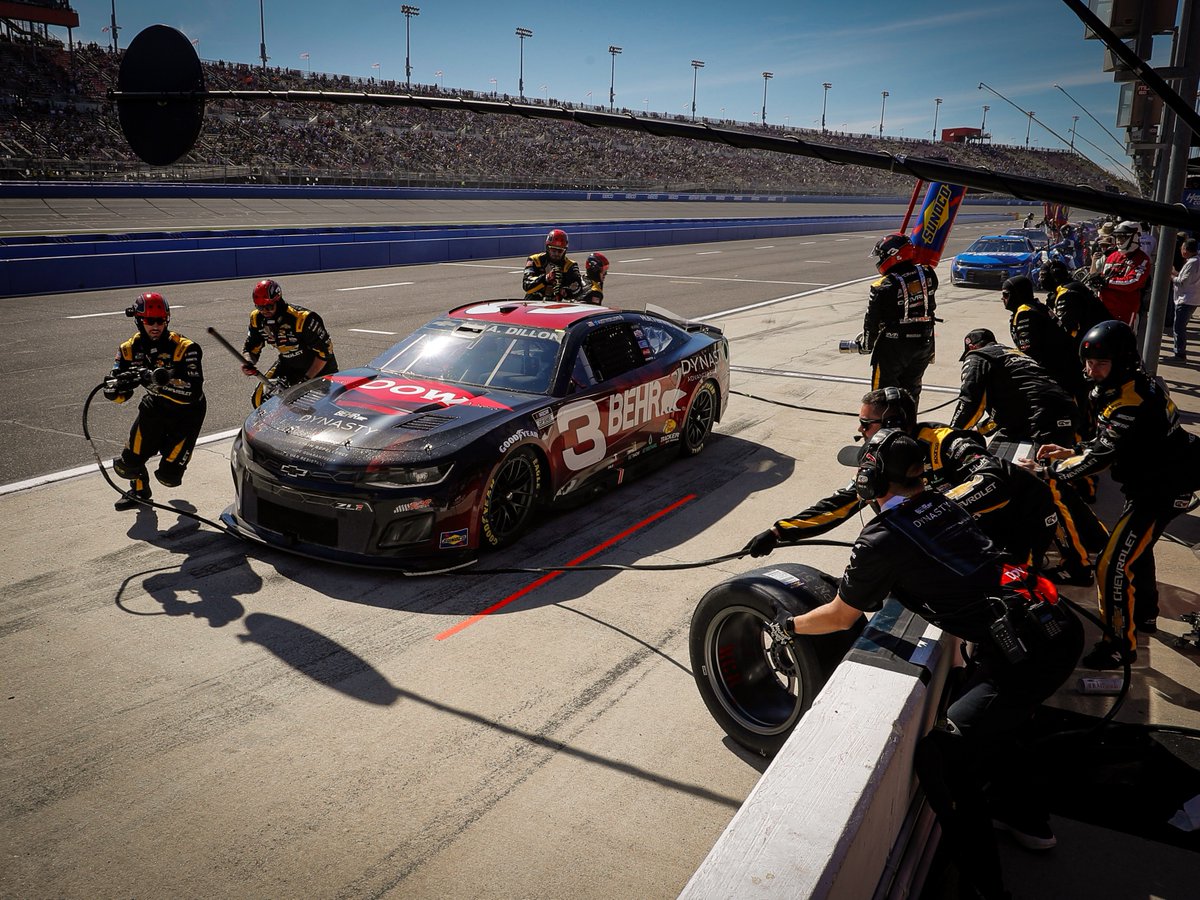 RCRracing's tweet photo. Collaborate. Innovate. Accelerate. Similar to how @DowSports is making the No. 3 car faster and safer, the @DowNewsroom #MobilityScience Studio is advancing mobility solutions for vehicles you see on the road every day. 

#DowScienceFriday 
Read more: https://t.co/ZwCeibI1tE https://t.co/YX4J7RnulM