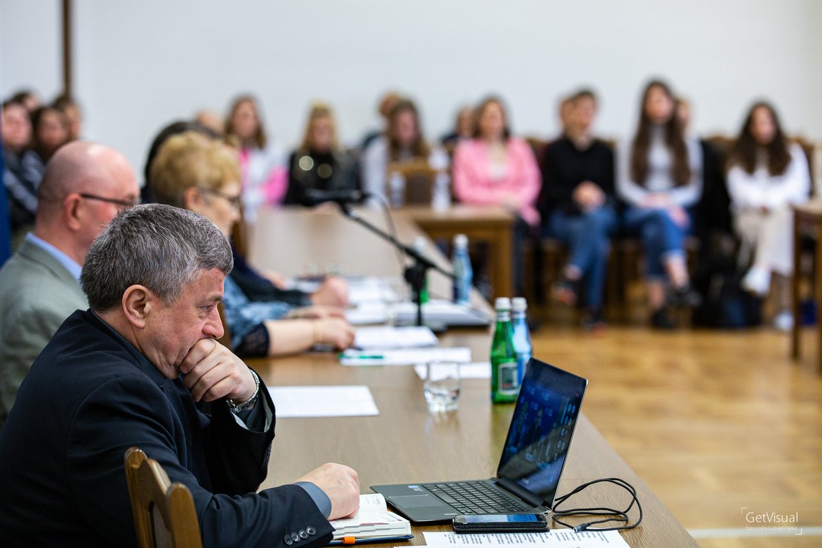 CLiberazione's tweet photo. In occasione del centenario di #donGiussani, un convegno organizzato dal Dipartimento di Pedagogia cristiana dell'Università Cattolica di #Lublino in #Polonia. Hanno partecipato teologi, educatori, politici e missionari. Il racconto https://t.co/kX4zAn4Yjo https://t.co/aQq8rmAt7z