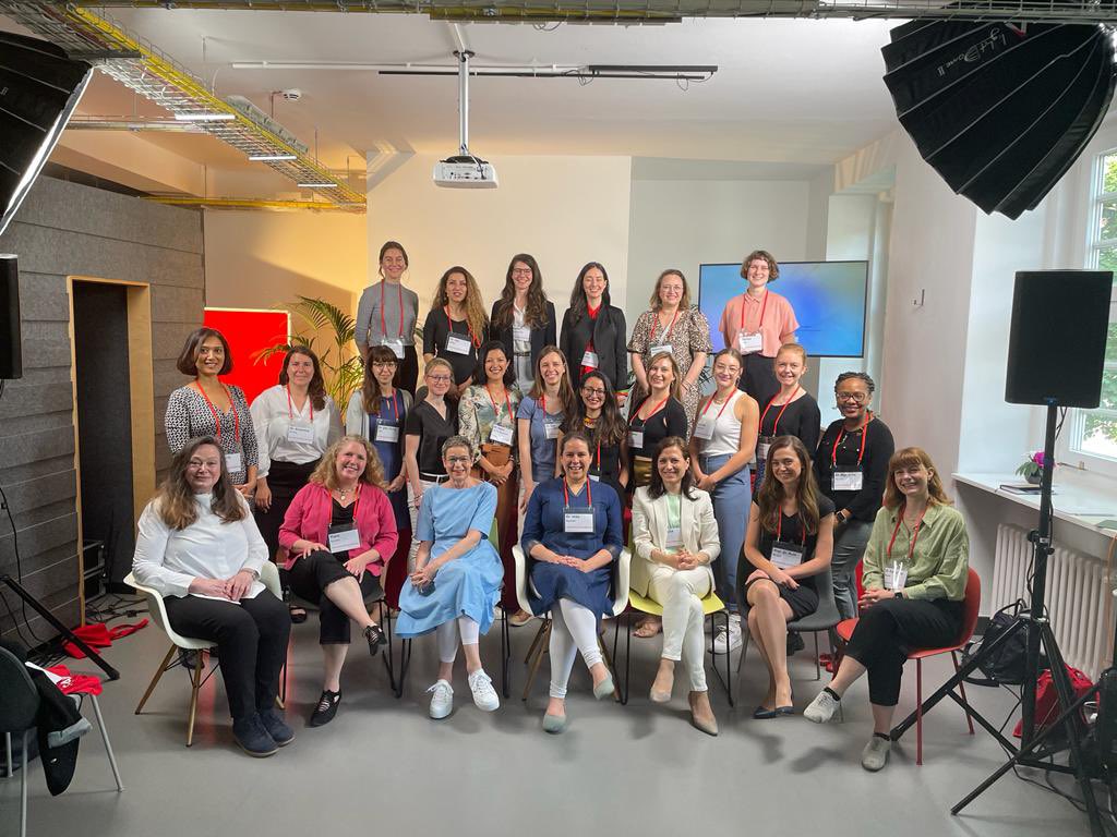 We are stronger together 💪💜 @Falling_Walls #femalesciencetalents #WomenInSTEM