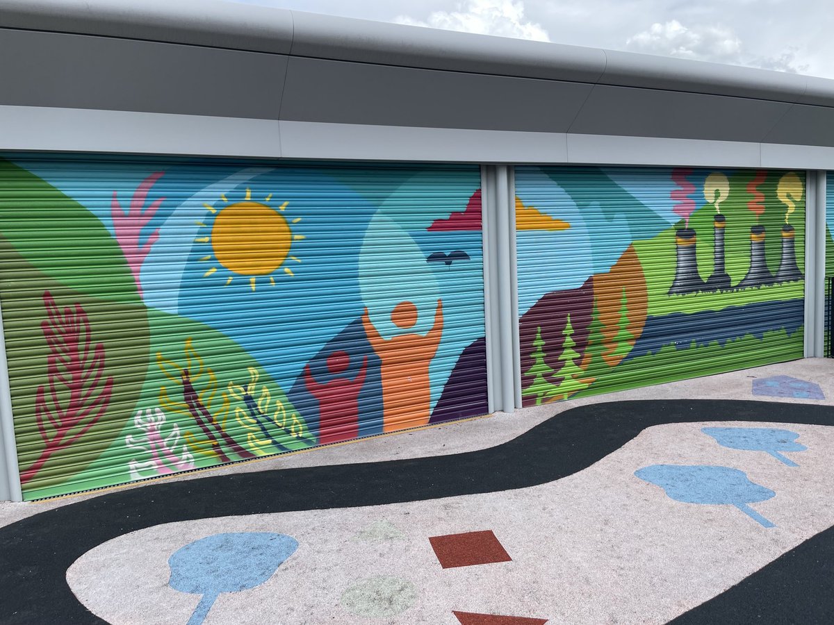 PeterMorgan152's tweet image. Runcorn library . New colour scheme on all fascia , soffits and upstands