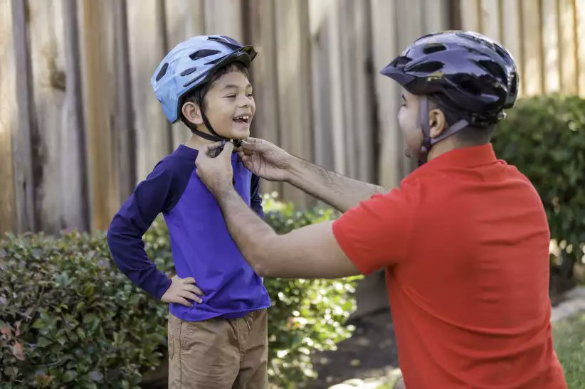 OntarioAST's tweet photo. How to get ready for #BiketoSchoolWeek? @activeforlife has five tips to support your child's cycling adventures to school! 

1⃣ Safety first
2⃣ Pedalling skills
3⃣ Get the gear
4⃣ Find a route
5⃣ Lock it up

Learn more biking tips ⤵️
https://t.co/pwew1njGed https://t.co/HOWR72TXm8